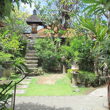 Mona Homestay Sanur Buitenkant foto